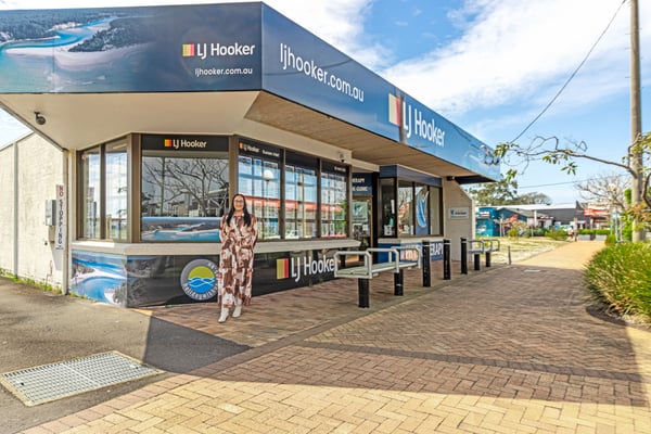 Zoe Hall - LJ Hooker Sussex Inlet
