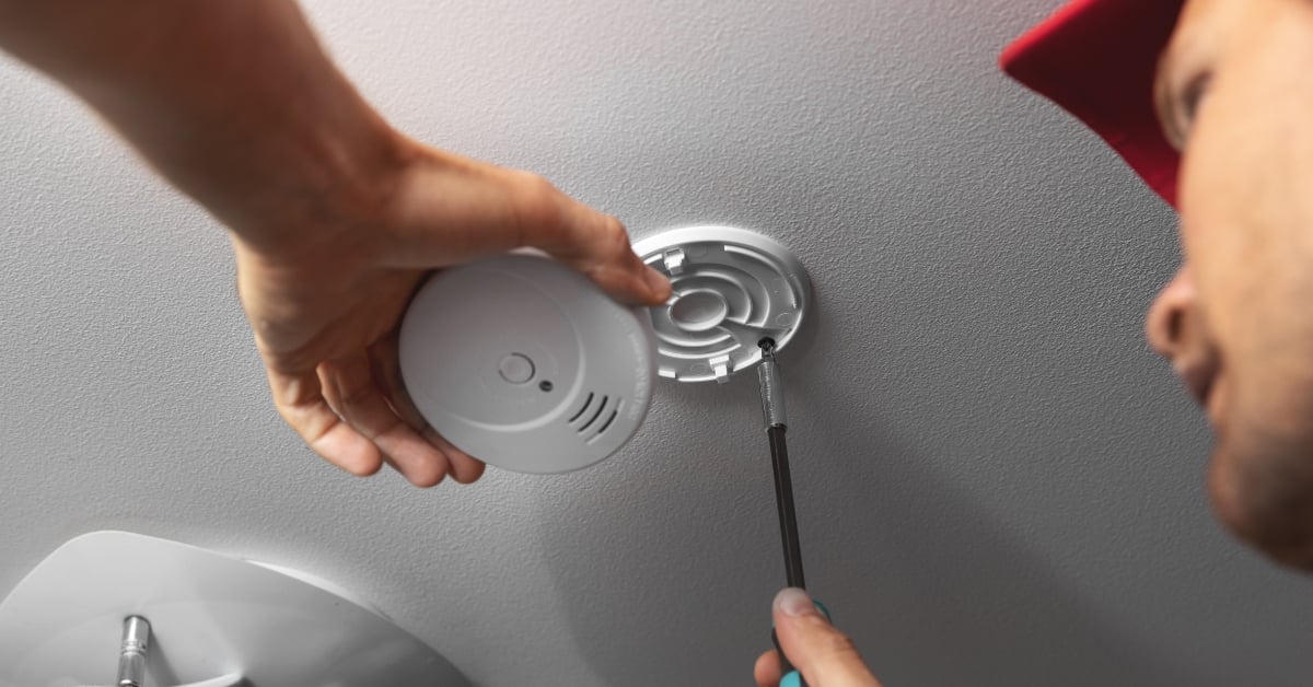 Blog Template_Hot to Install a Smoke Alarm With SV