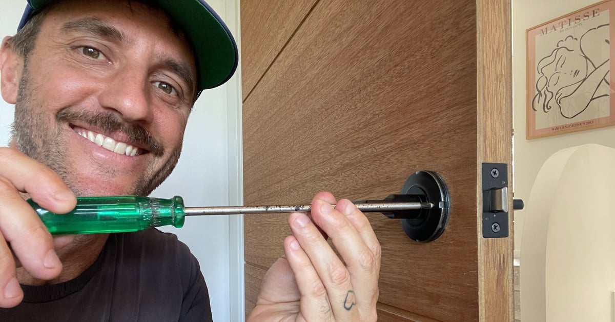How to Replace a Door Handle With Shannon Vos - LJ Hooker